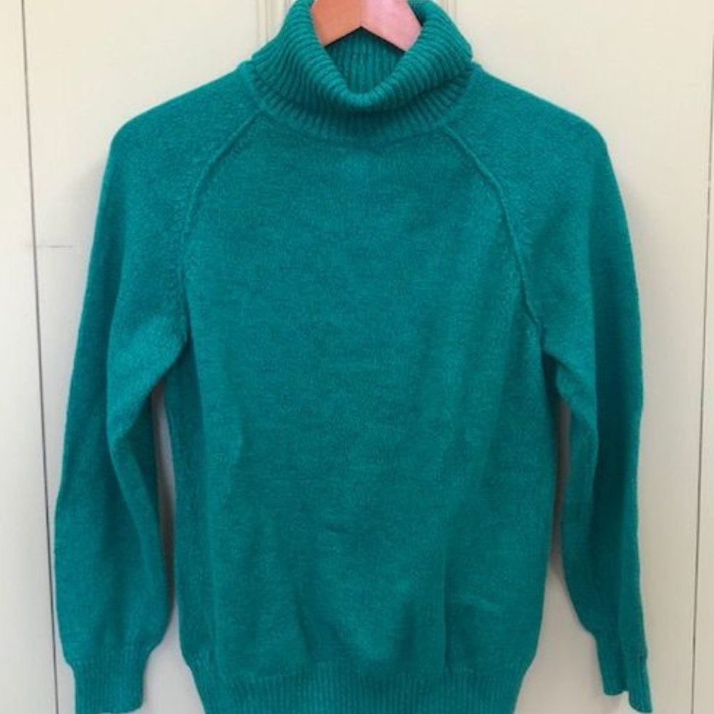 Green Turtle Neck Sweat Shirt